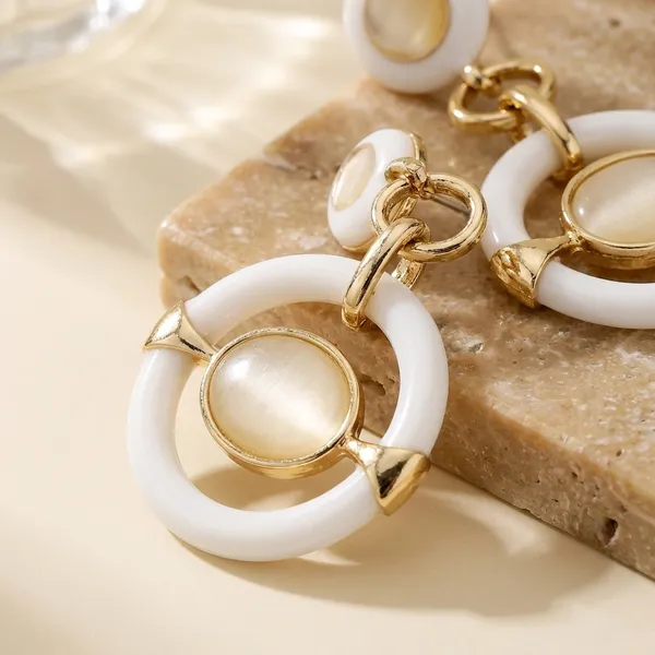 Gold_Geometric_Drop_Earrings