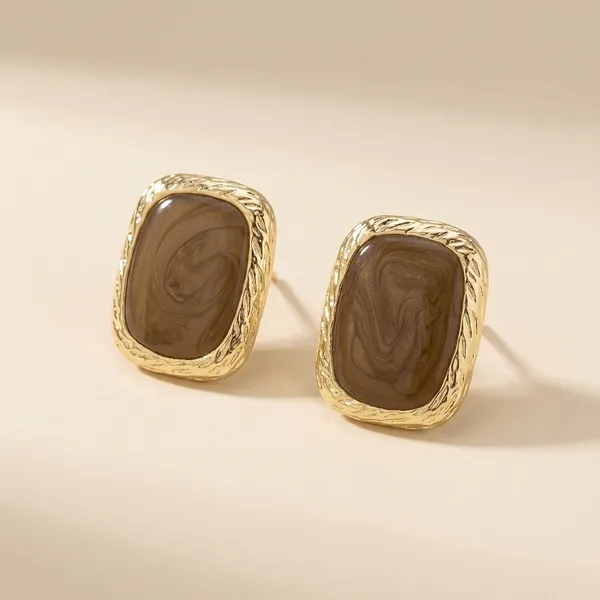 Textured_Edge_Studs_brown