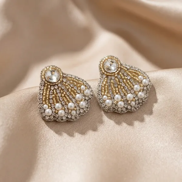 Seashell_Beaded_Stud_Earrings_With_Pearls_And_Crystal_Accents