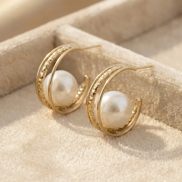 Modern_Pearl_Layered_Hoop_Earrings_Textured_For_Women