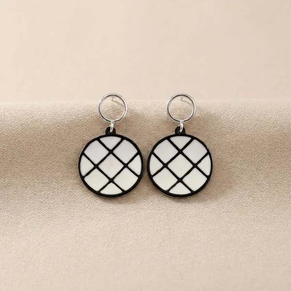 Checkered_Earrings_Black