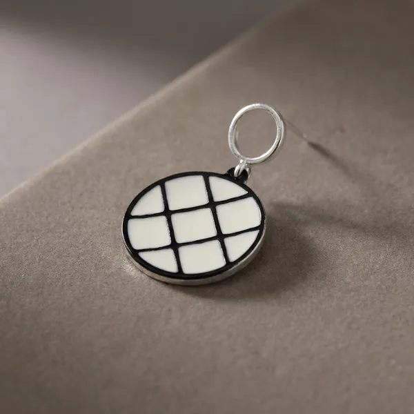 Checkered_Earrings_Black