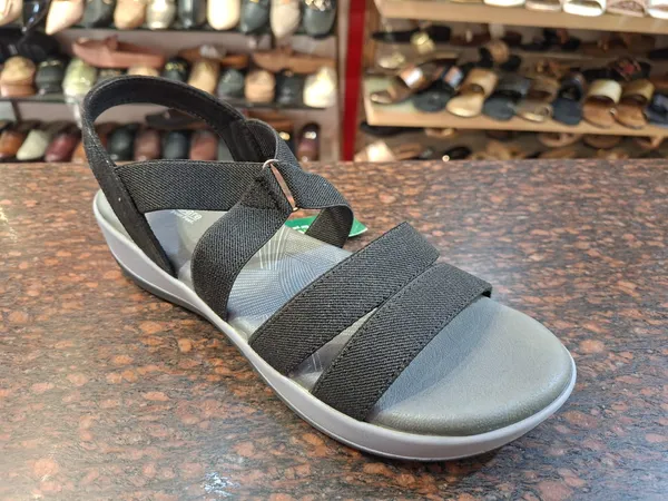 Black_Elastic_Strap_Sandals_with_Grey_Footbed