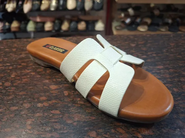 Women's_White_Textured_Slip-On_Sandals