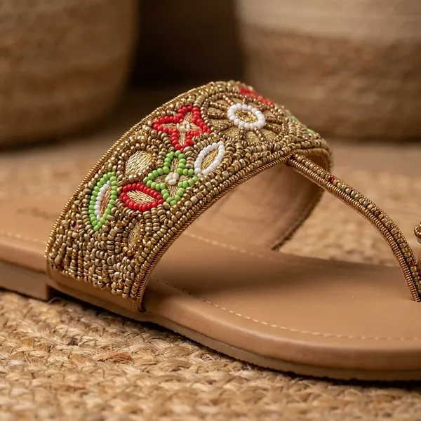 Ethnic_Kolhapuri_Chappal_with_Traditional_Embroidery