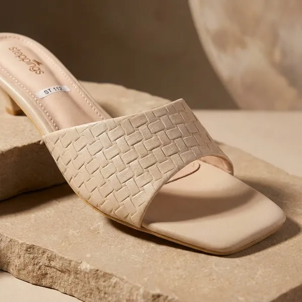 Elegant_White_Woven_Strap_Flat_Sandals_for_Women