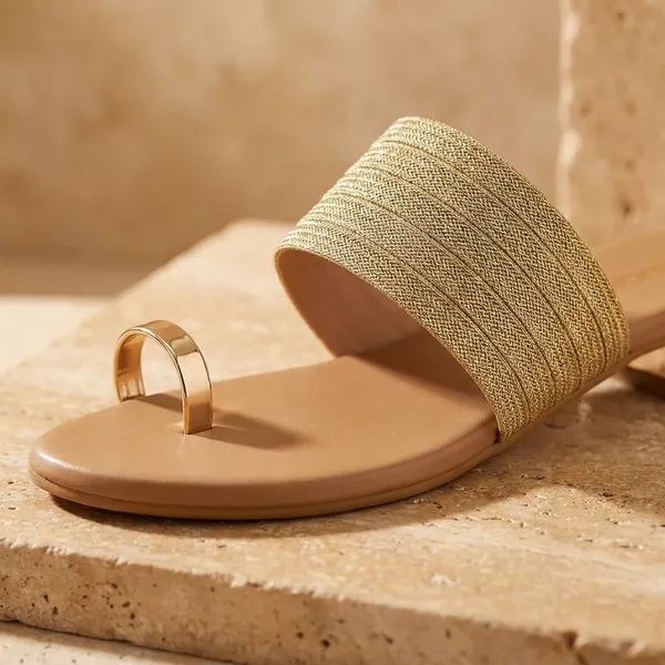Elegant_Golden_Toe_Ring_Sandal_with_Pleated_Strap