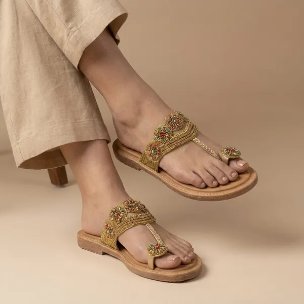 Golden_Embellished_Kolhapuri_Sandal