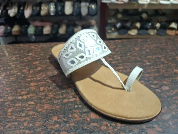 Laser-Cut_White_Kolhapuri_Sandal_for_Women