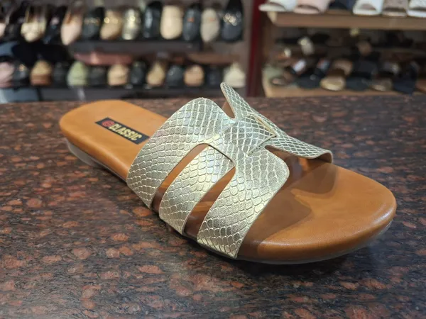 Stylish_silver-Toned_Slip-On_Sandals_for_Women