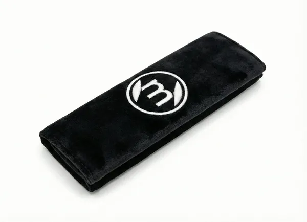 Black_Polyester_And_Velvet_Premium_And_Elegant_Seat_Belt_Pad_For_Car