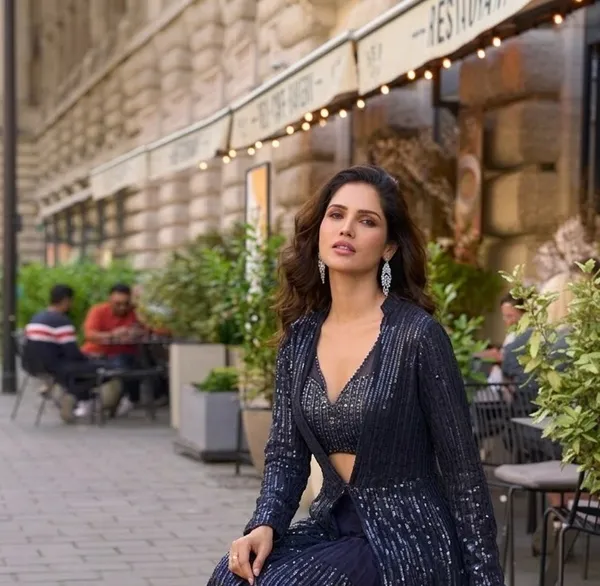 Navy_Blue_Sequin_Embellished_Anarkali_Suit_Set