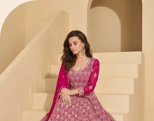 Magenta_Pink_Embroidered_Georgette_Salwar_Suit_With_Dupatta