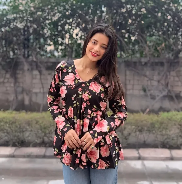 Womens_Black_Floral_Print_Peplum_Top_With_Long_Sleeves