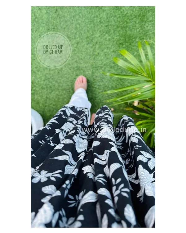 Womens_Black_And_White_Floral_Printed_Long_Sleeve_Top