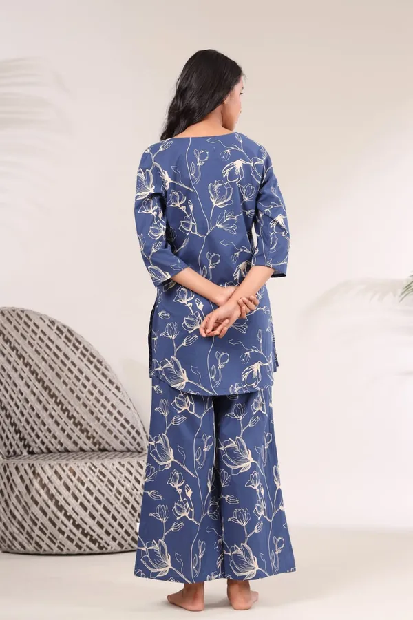 Navy_Blue_Floral_Print_Night_Suit_Set_For_Women