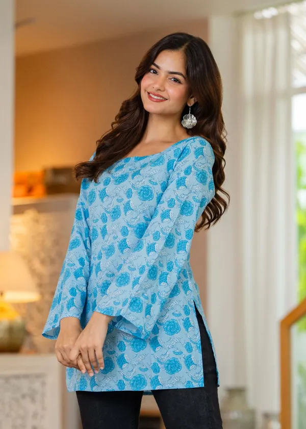 Blue_Floral_Printed_Tunic_Top_With_Back_Lace_Up_Detail