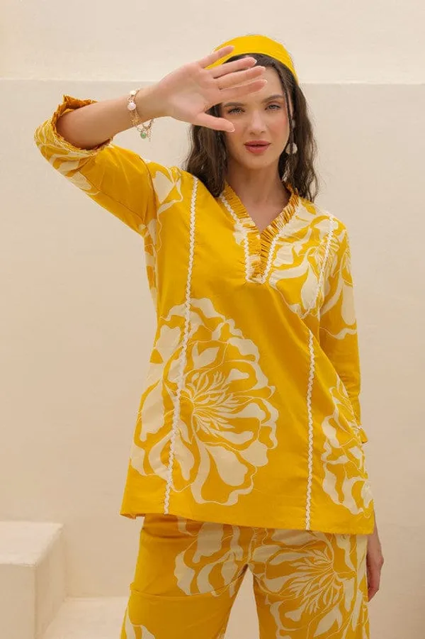 Yellow_Floral_Printed_Ethnic_Kurta_Set_With_Ruffle_Details