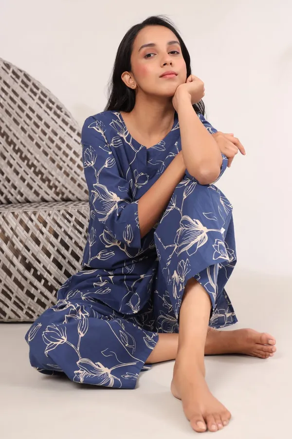 Navy_Blue_Floral_Print_Night_Suit_Set_For_Women