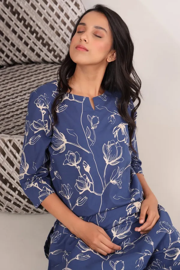 Navy_Blue_Floral_Print_Night_Suit_Set_For_Women