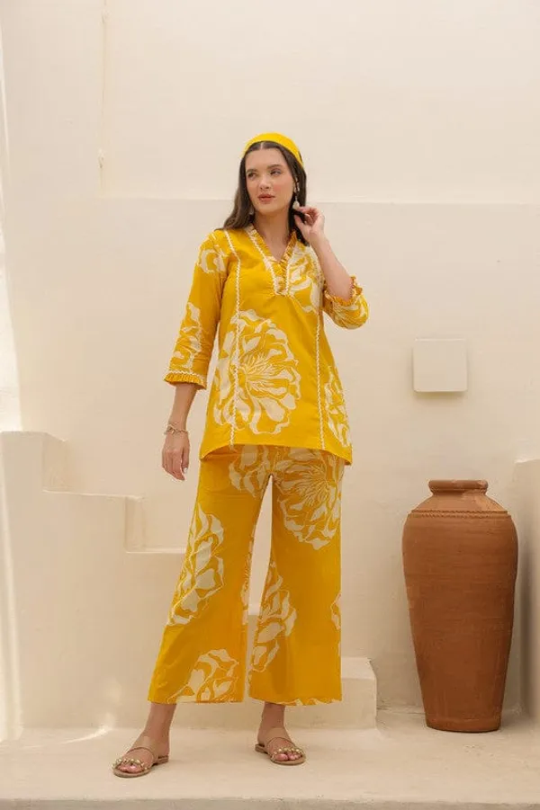 Yellow_Floral_Printed_Ethnic_Kurta_Set_With_Ruffle_Details