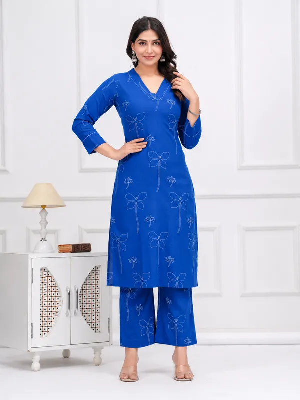 Royal_Blue_Floral_Embroidered_Kurta_Palazzo_Set