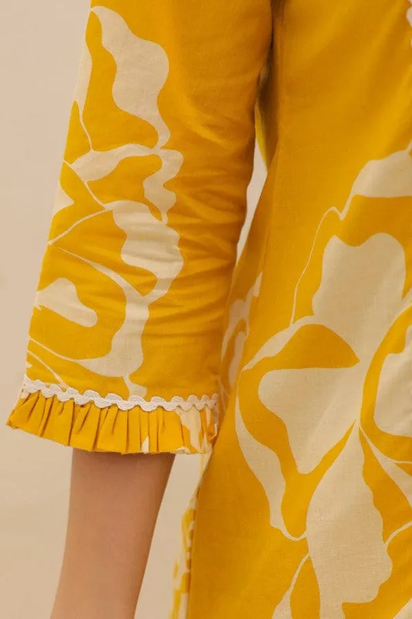 Yellow_Floral_Printed_Ethnic_Kurta_Set_With_Ruffle_Details