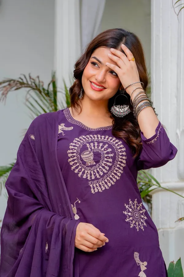 Purple_Embroidered_Ethnic_Kurta_Set_with_Dupatta_for_Women