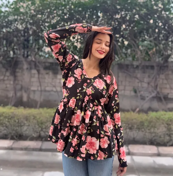 Womens_Black_Floral_Print_Peplum_Top_With_Long_Sleeves