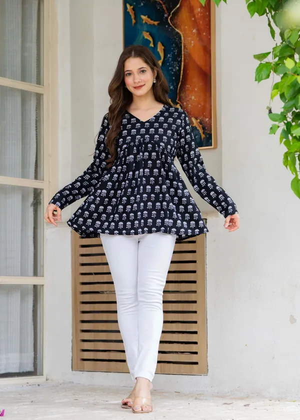 Black_Printed_Full_Sleeve_V_Neck_Cotton_Top_For_Women