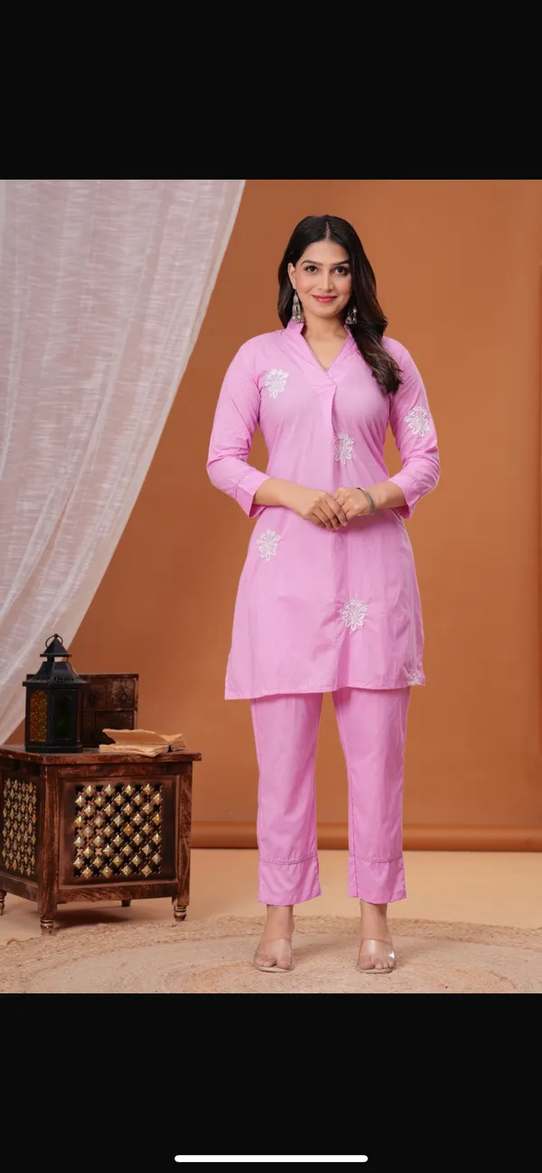 Pink_Floral_Embroidery_Kurta_Set_For_Women