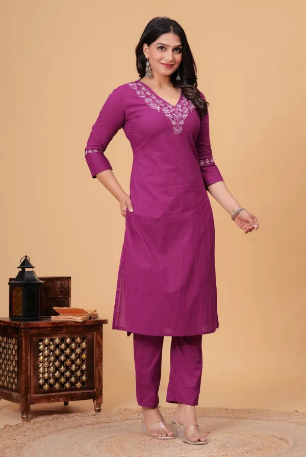 Magenta_Embroidered_Straight_Kurta_With_Pants