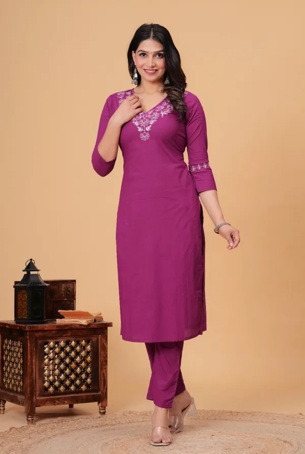 Magenta_Embroidered_Straight_Kurta_With_Pants