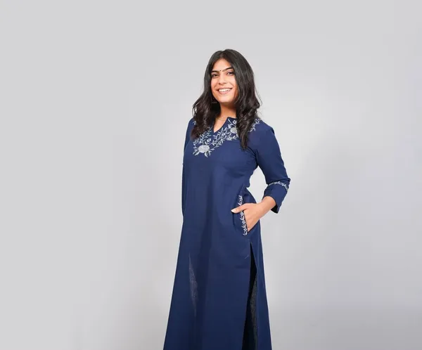 Navy_Blue_Embroidered_Long_Kurta_With_Pockets