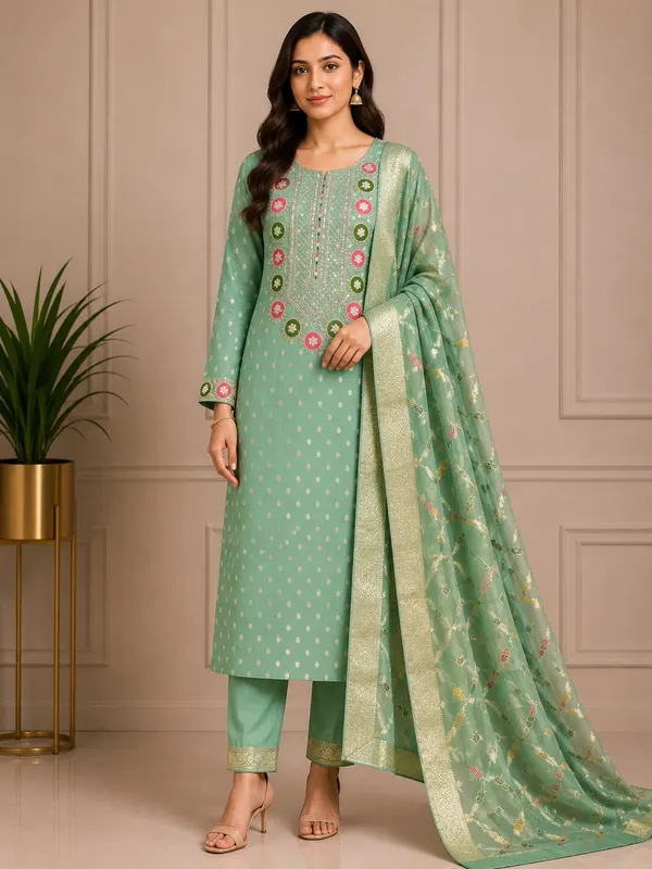 Cotton_Ethnic_Solid_Green_Suit_Material