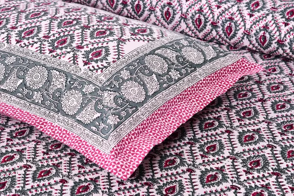 Multicolour_Cotton__Bedsheet_For_Home_And_Decor_100_X_108_Inch
