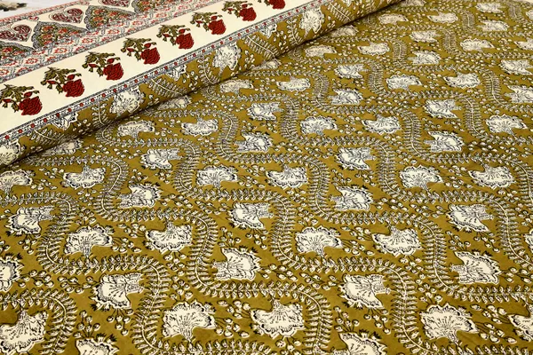 Multicolour_Cotton__Bedsheet_For_Home_And_Decor_100_X_108_Inch