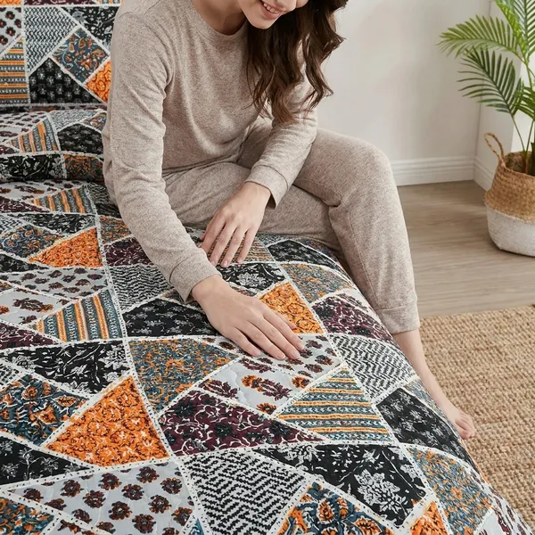 Grey_And_Red_Cotton__Bedsheet_For_Home_And_Decor_100_X_108_Inch