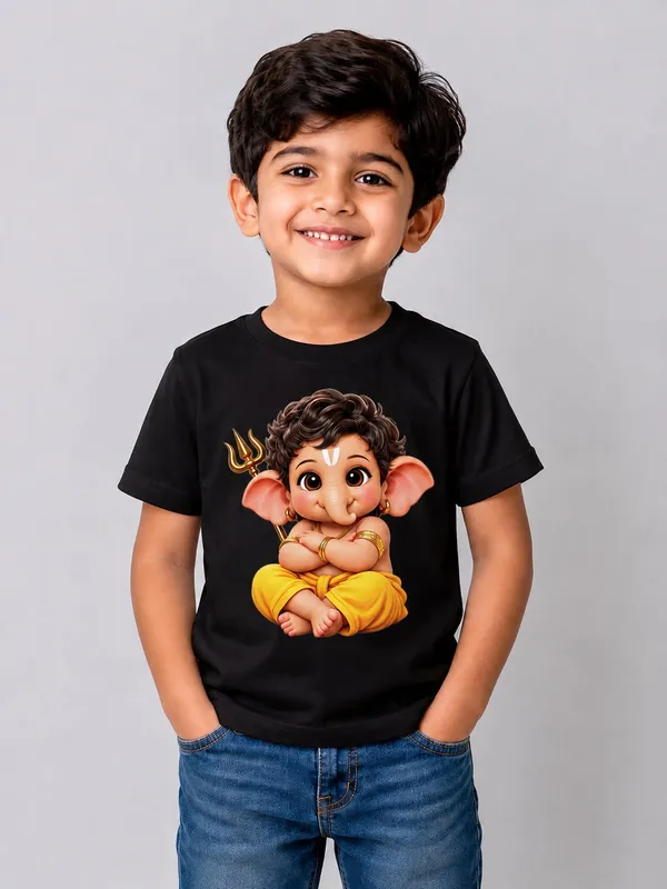 CUTE_POSE_GANESHA_T-SHIRT