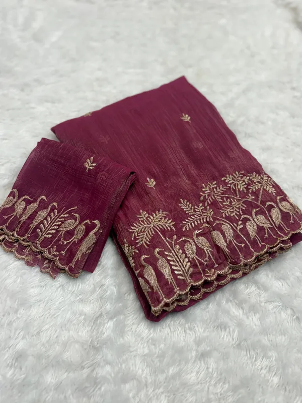 Magenta_Embroidered_Saree_With_Blouse_Piece