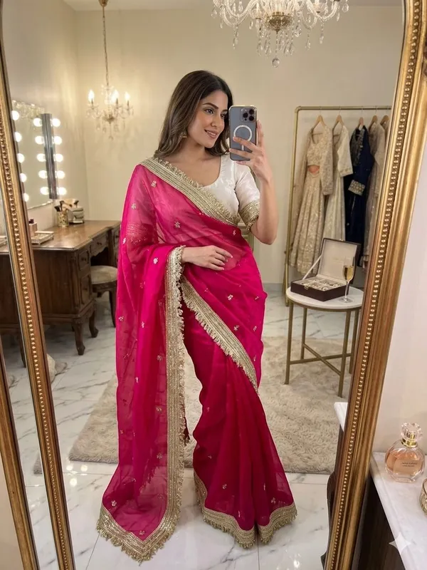 Pink_Embellished_Saree_With_Gold_Border_And_White_Dupatta