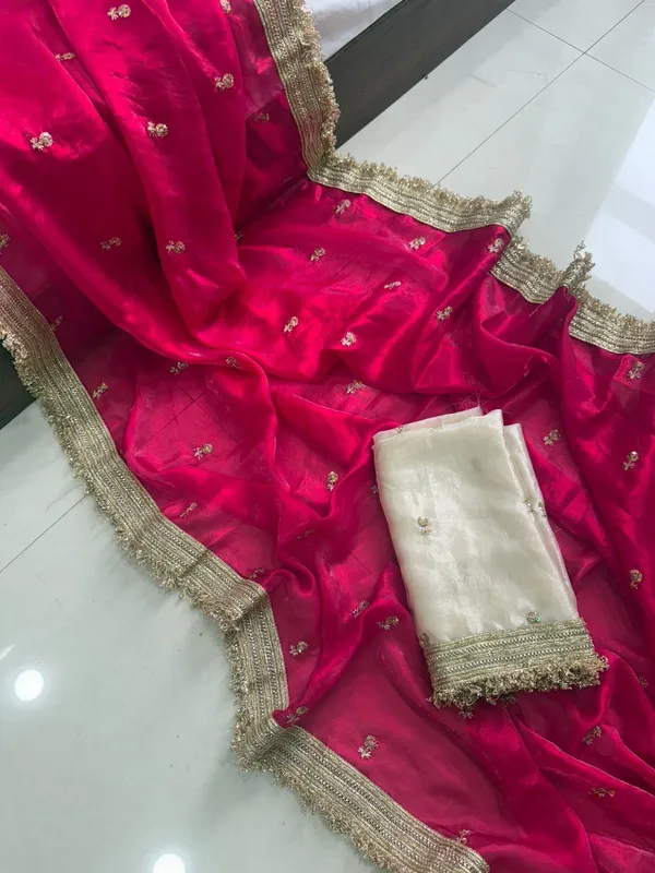 Pink_Embellished_Saree_With_Gold_Border_And_White_Dupatta