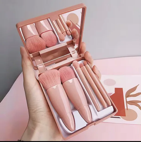 Mini_Travel_Makeup_Brush_Set_—_5_Piece_with_Mirror_&_Flip_Case_|_Nude_Pink_|_Portable_Cosmetic_Brushes