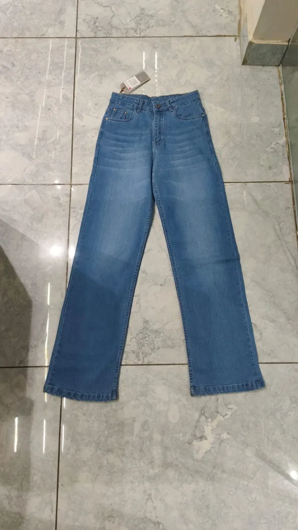 Womens_High_Waisted_Light_Blue_Straight_Fit_Jeans