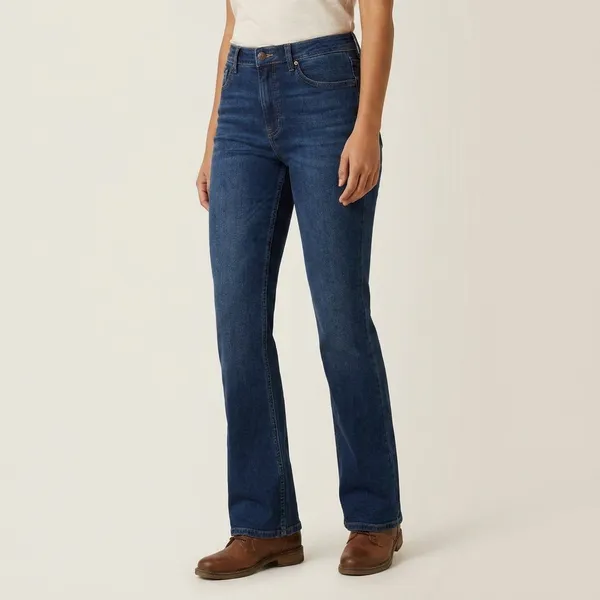 Womens_Medium_Wash_Straight_Fit_Denim_Jeans