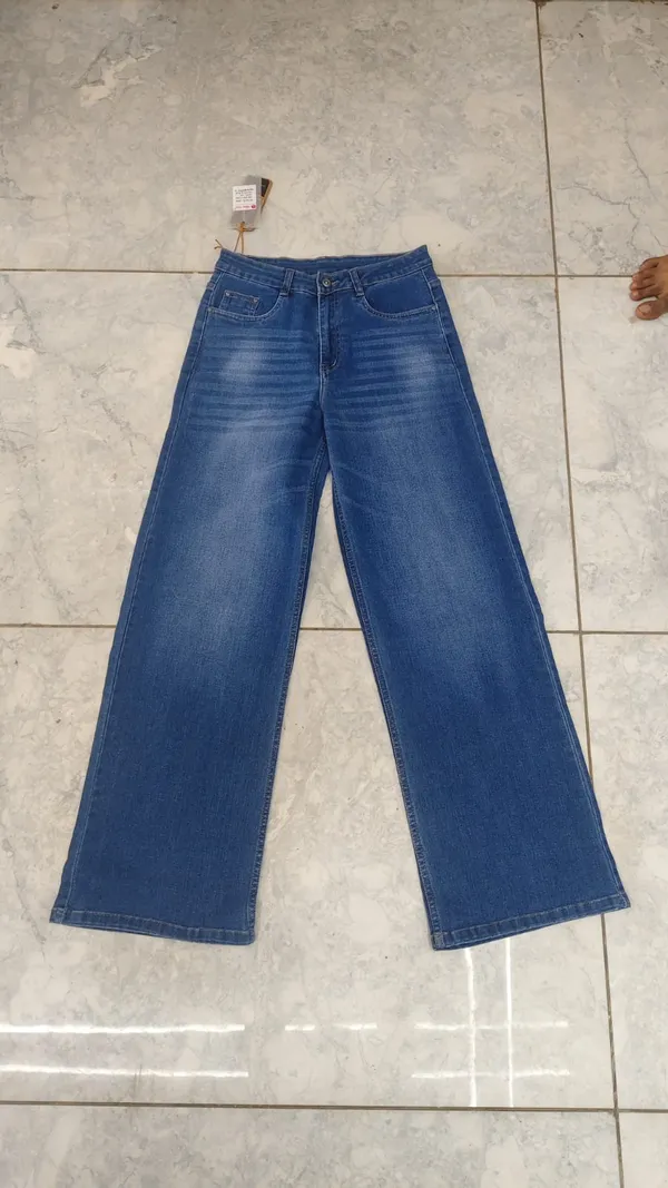 Wide_Leg_Denim_Jeans_For_Women