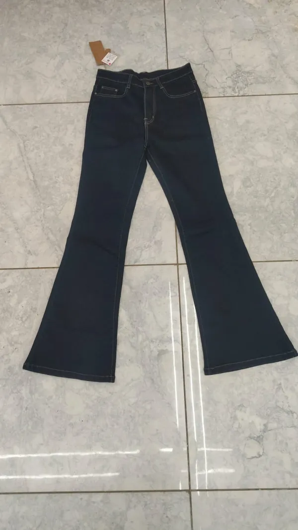 Dark_Blue_Flared_Denim_Jeans_For_Women