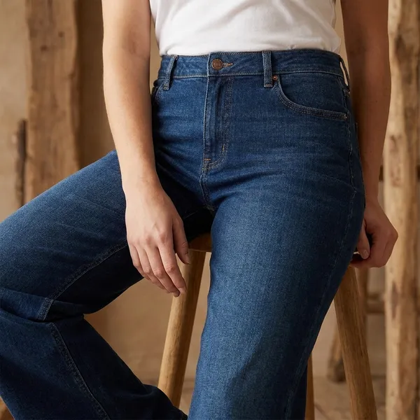 Dark_Blue_Straight_Fit_Womens_Jeans