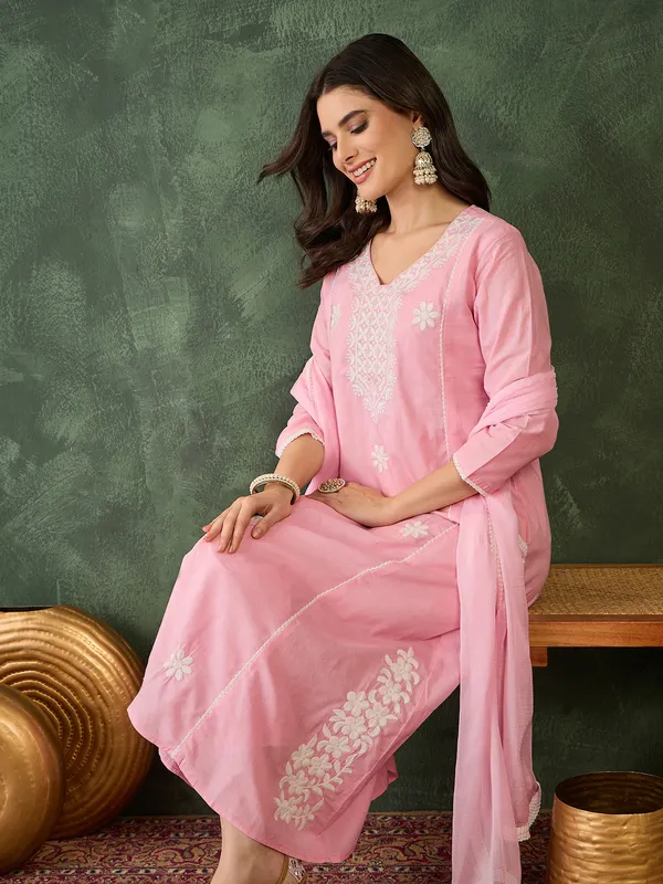 Peach_Kurta_Set_With_Embroidered_Details_And_Dupatta