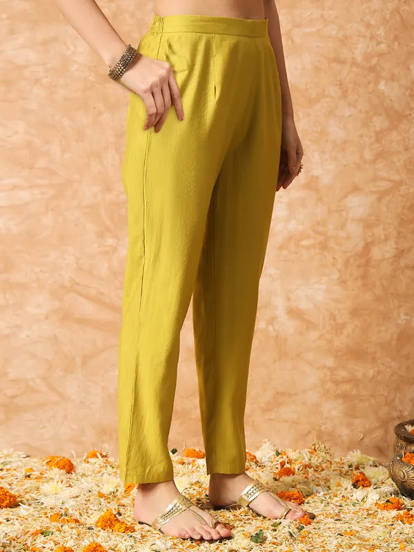 Lemon_Embellished_Straight_Kurta_Set_With_Printed_Dupatta